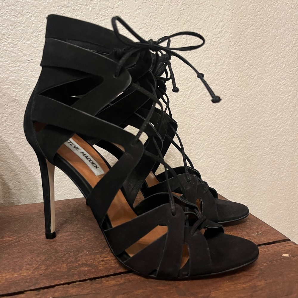 Steve Madden Bae size 9 black lace up heels